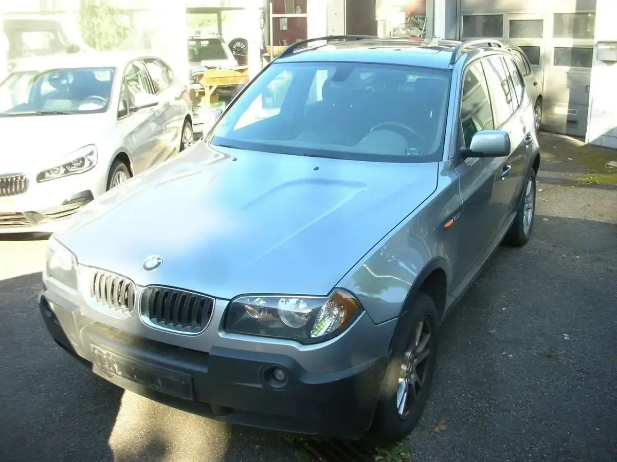 Gebraucht BMW X3 192 PS (141 kW) 2004 Silbergrau metallic SUV