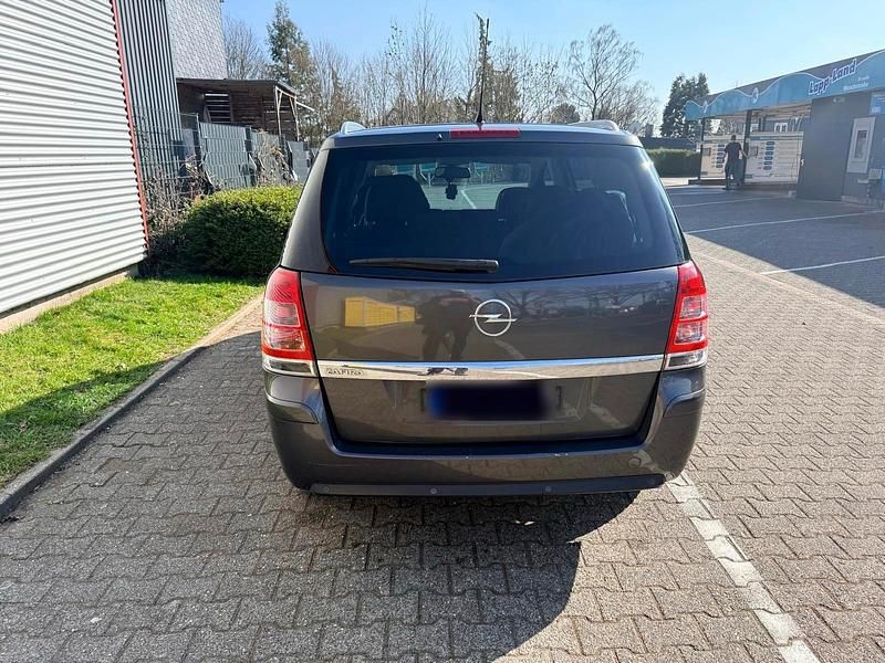 Gebraucht Opel Zafira 140 PS (102 kW) 2011 Van / Kleinbus