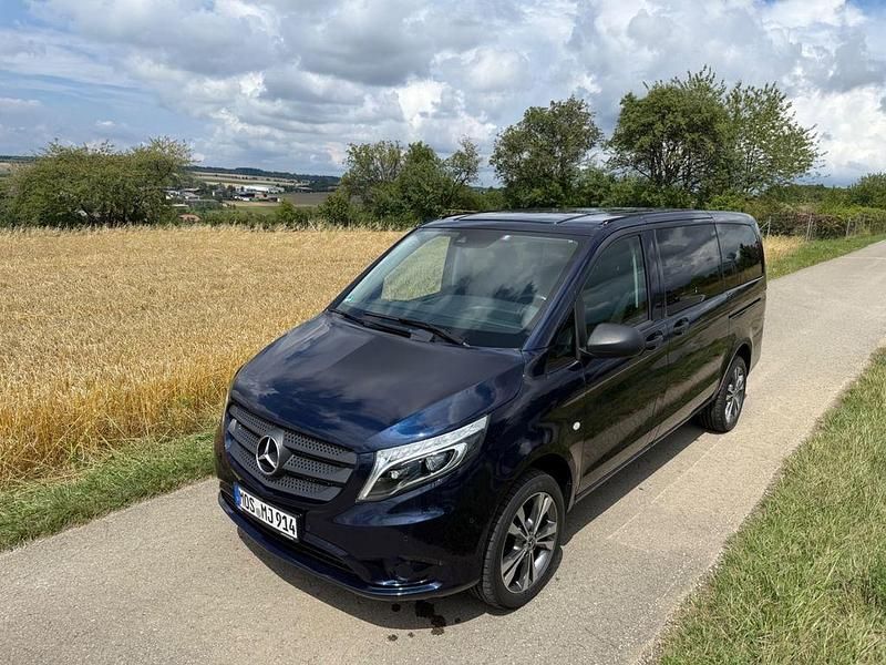 Blau Gebraucht 2019 Mercedes Vito Van / Kleinbus | 44.900 € - Bild 1/4