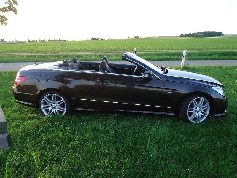 Gebraucht Mercedes E350 AMG 292 PS (214 kW) 2011 Braun Cabrio
