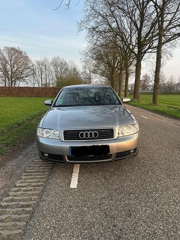 Second-hand Audi A4 102 CP (75 kW) 2003 Gri Berlinǎ