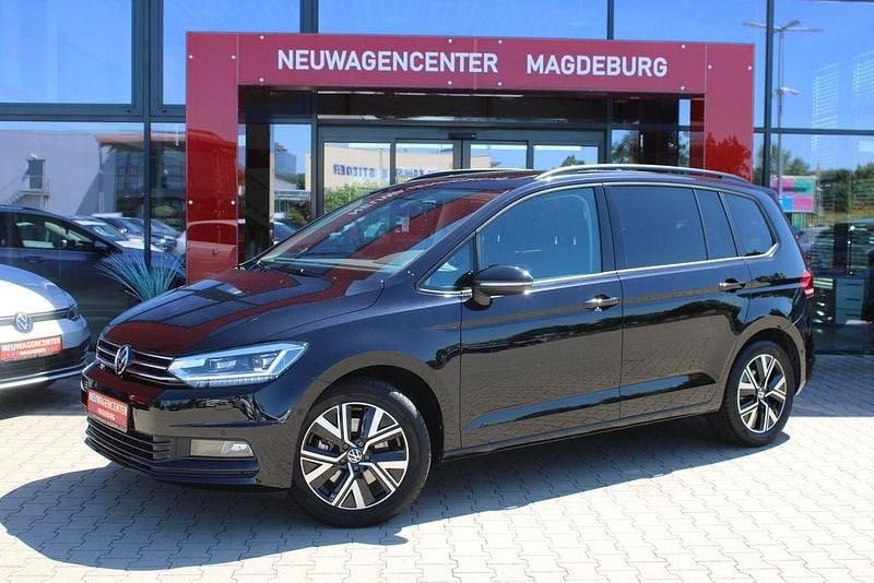 Gebraucht VW Touran Comfortline 150 PS (110 kW) 2024 Schwarz Van / Kleinbus