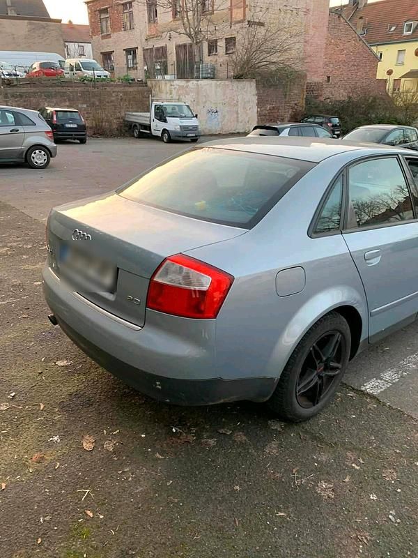 Gebraucht Audi A4 130 PS (95 kW) 2001 Blau Limousine