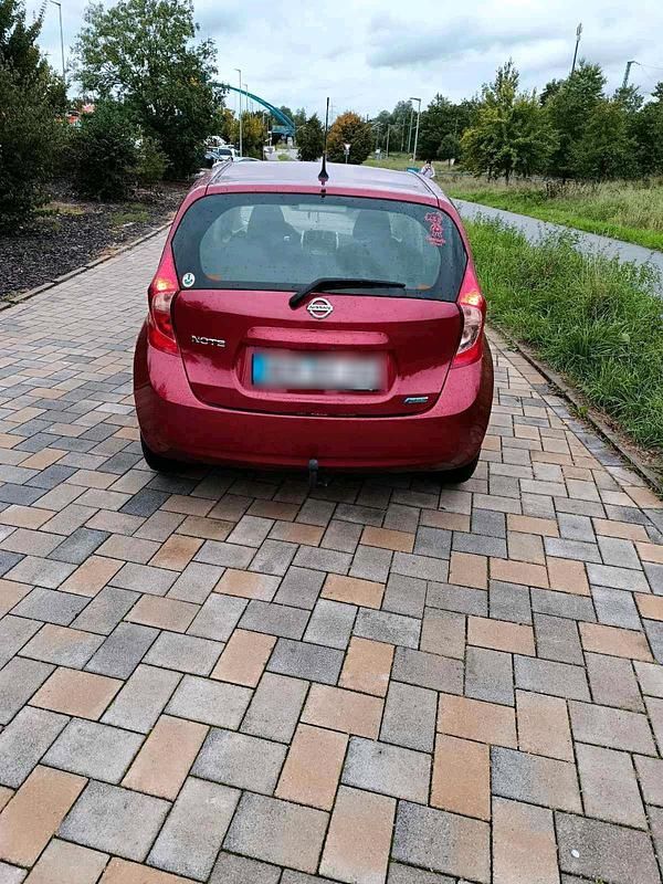 Gebraucht Nissan Note 60 PS (44 kW) 2013 Rot Kleinwagen