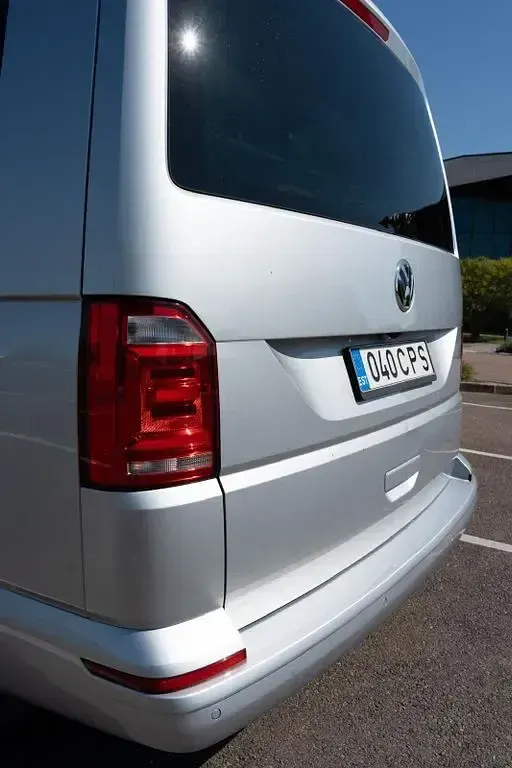 Używany VW Caravelle 199 KM (146 kW) 2019 Srebrny Van