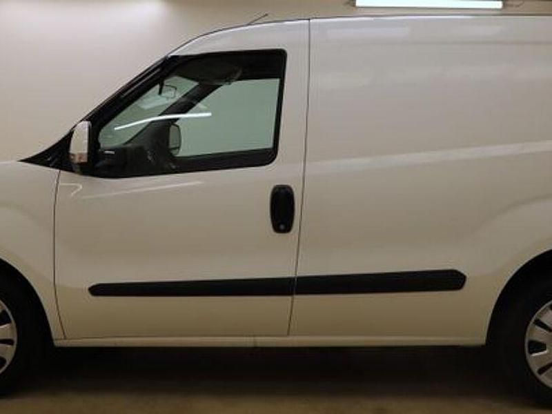 Gebraucht Fiat Doblò 120 PS (88 kW) 2012 Weiß Van / Kleinbus