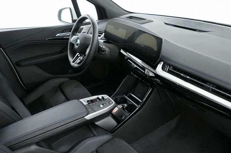 Gebraucht BMW 220 Active Tourer M Sport 163 PS (119 kW) 2025 Weiß Van / Kleinbus