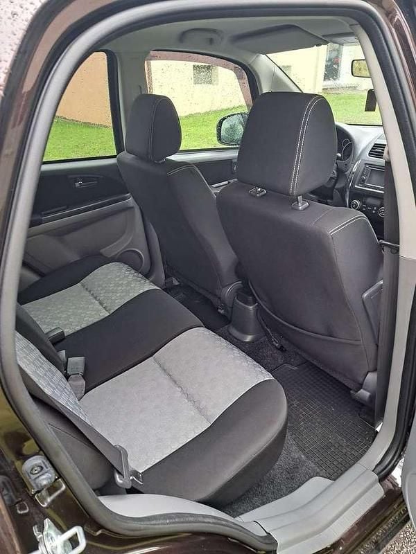 Gebraucht Suzuki SX4 Style 120 PS (88 kW) 2013 Braun Limousine