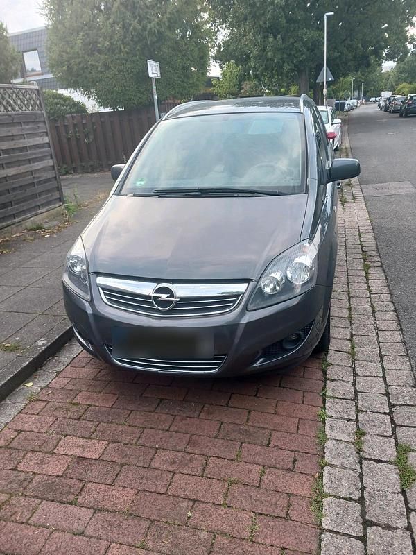 Gebraucht Opel Zafira 140 PS (102 kW) 2012 Grau Van / Kleinbus