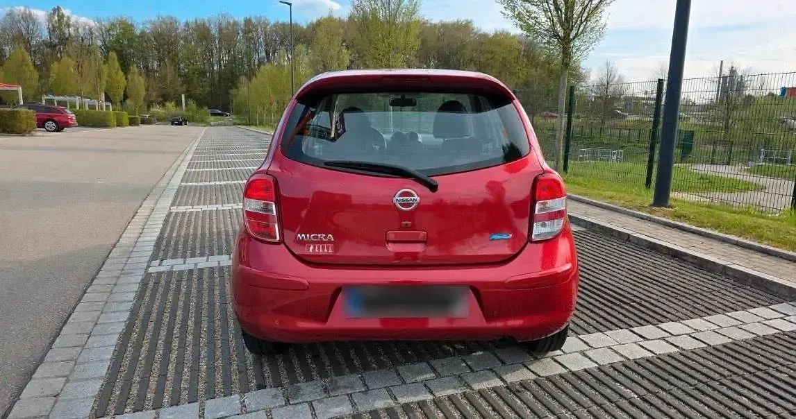 Gebraucht Nissan Micra 80 PS (58 kW) 2012 Rot Kleinwagen