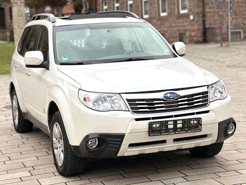 Gebraucht Subaru Forester 150 PS (110 kW) 2010 Weiß SUV