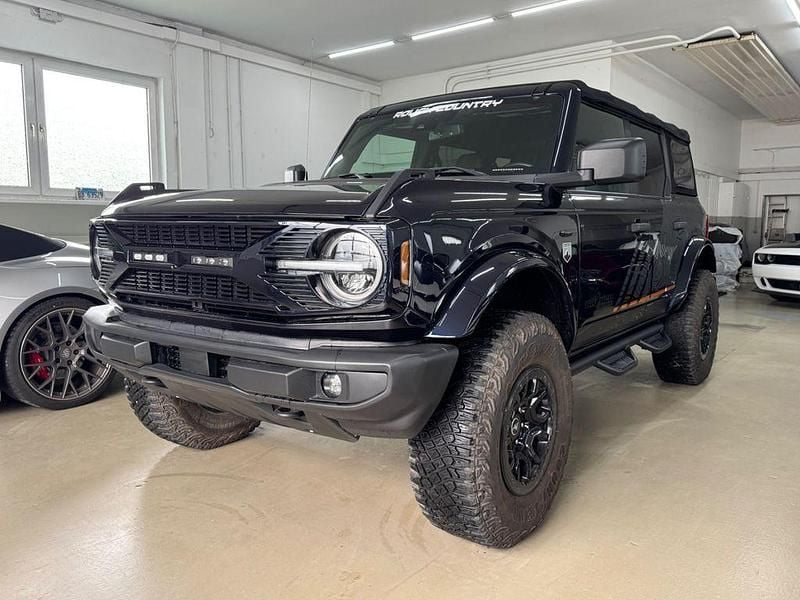 Blau Gebraucht 2021 Ford Bronco SUV | 38.991 € - Bild 1/4