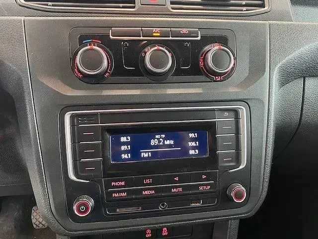 Używany VW Caddy 102 KM (75 kW) 2020 Biały Minivan