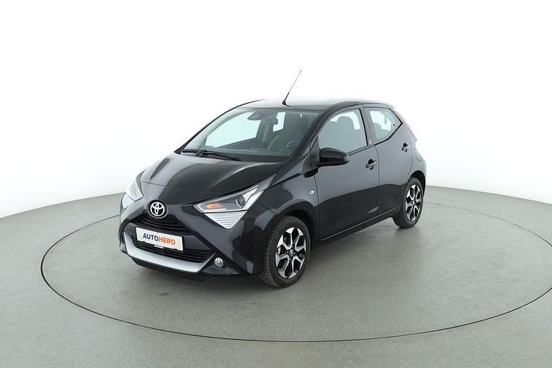 Schwarz Gebraucht 2021 Toyota Aygo X-play Kleinwagen | 15.090 € (Teuer) - Bild 1/3