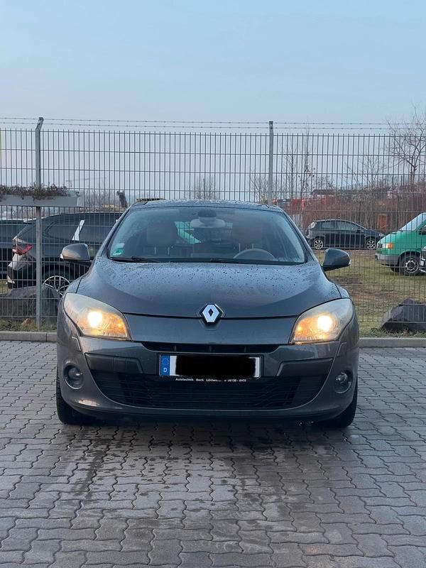 Gebraucht Renault Mégane 131 PS (96 kW) 2009 Grau Limousine