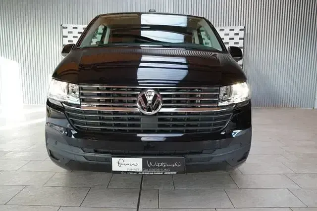 Begagnad VW Multivan 204 HK (150 kW) 2022 Svart Minibuss