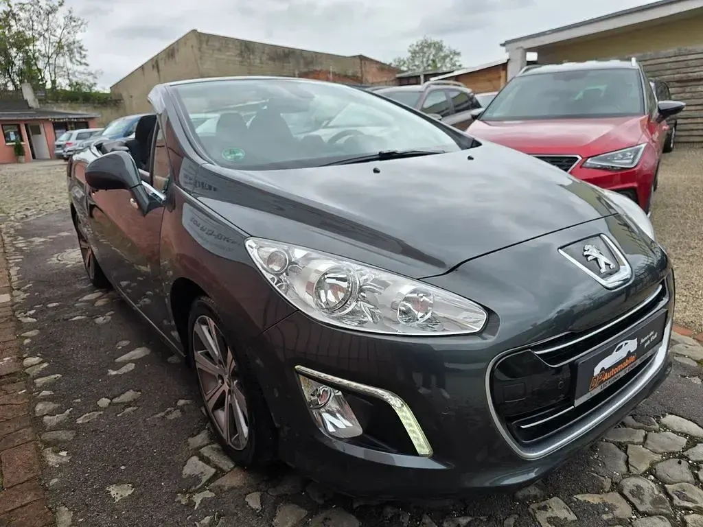 Gebraucht Peugeot 308 CC Active 156 PS (114 kW) 2013 Grau Cabrio