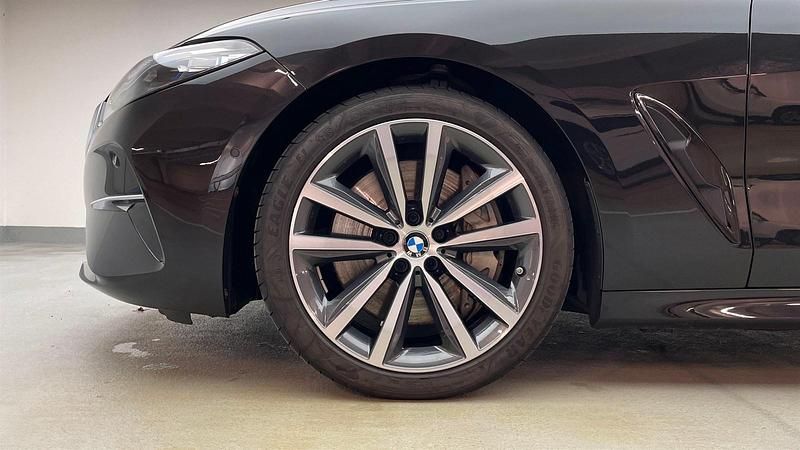 Gebraucht BMW 840 Efficient Dynamics 340 PS (250 kW) 2021 Saphirschwarz metallic Coupé