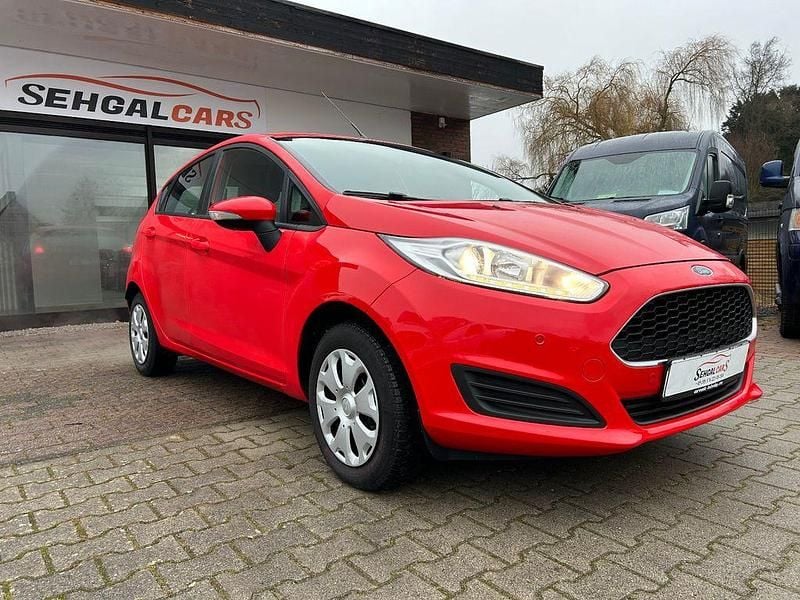Rot Gebraucht 2017 Ford Fiesta Trend Limousine | 6.200 € (Guter Preis) - Bild 1/4