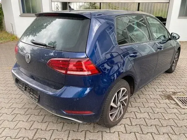 Second-hand VW Golf VII Join 116 CP (85 kW) 2018 Albastru Berlinǎ