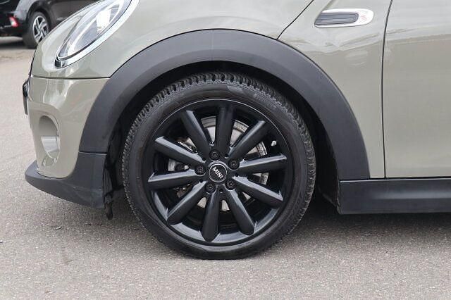 Gebraucht Mini Cooper 136 PS (100 kW) 2019 Emerald grey metallic Kleinwagen