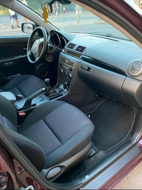 Violet Gebraucht 2007 Mazda 3 Kleinwagen | 2.800 € (Etwas zu teuer) - Bild 1/4