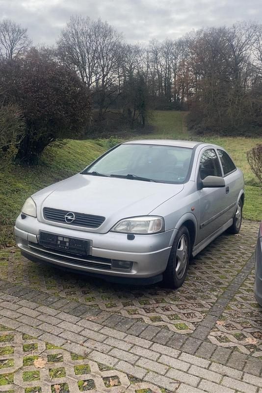 Silber Gebraucht 1998 Opel Astra Limousine | 1.100 € (Guter Preis) - Bild 1/3