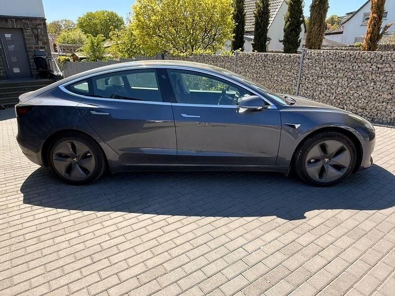 Second-hand Tesla Model 3 Standard Range Plus 258 kW (351 CP) 2020 Berlinǎ