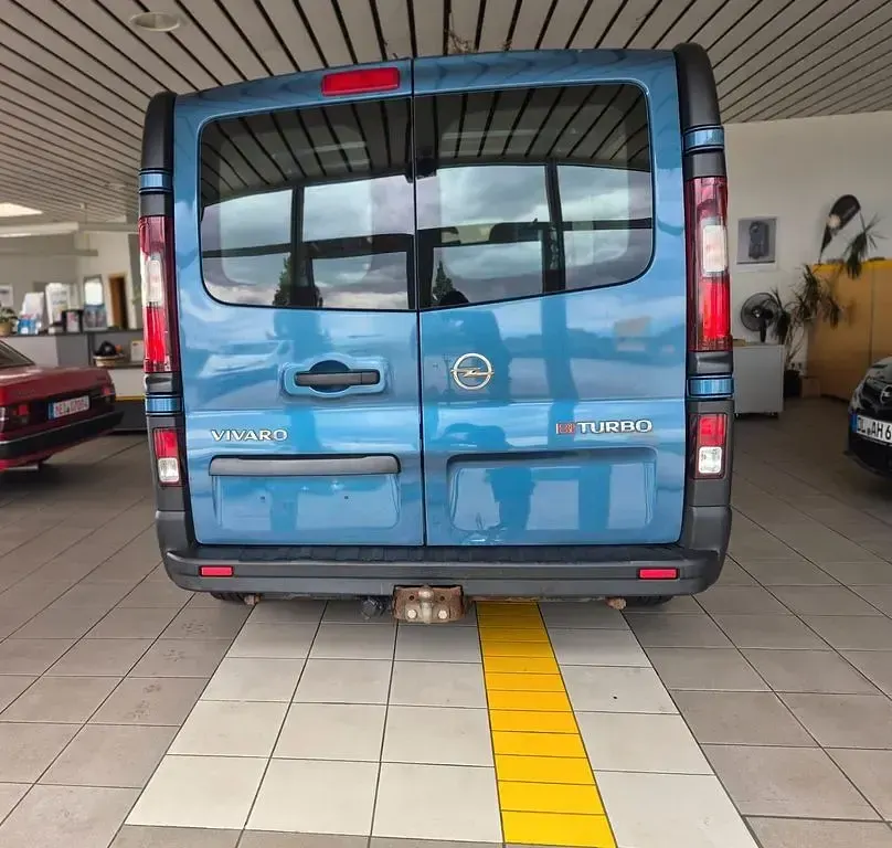 Gebraucht Opel Vivaro 145 PS (106 kW) 2018 Blau Van / Kleinbus