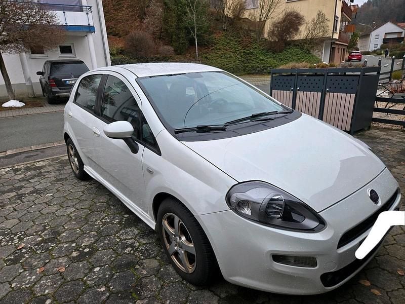 Weiß Gebraucht 2012 Fiat Punto Evo Sport Kleinwagen | 3.900 € - Bild 1/4