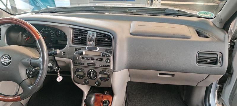 Gebraucht Nissan Primera 140 PS (102 kW) 2001 Silber Limousine