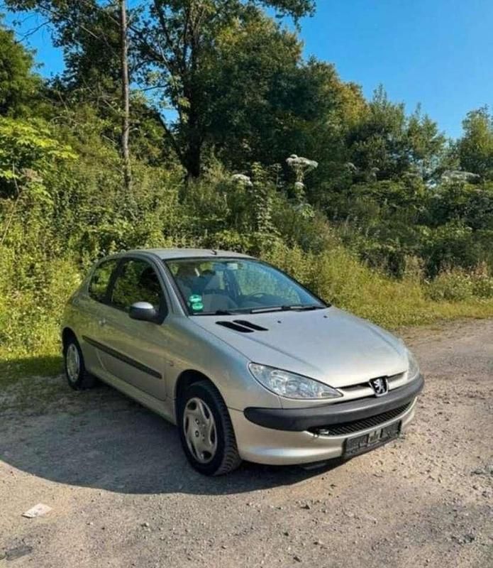 Gebraucht Peugeot 206 Filou 60 PS (44 kW) 2004 Silber Limousine