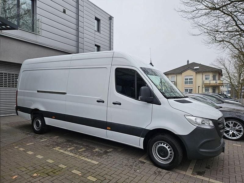Używany Mercedes Sprinter 170 KM (125 kW) 2023 Biały Van
