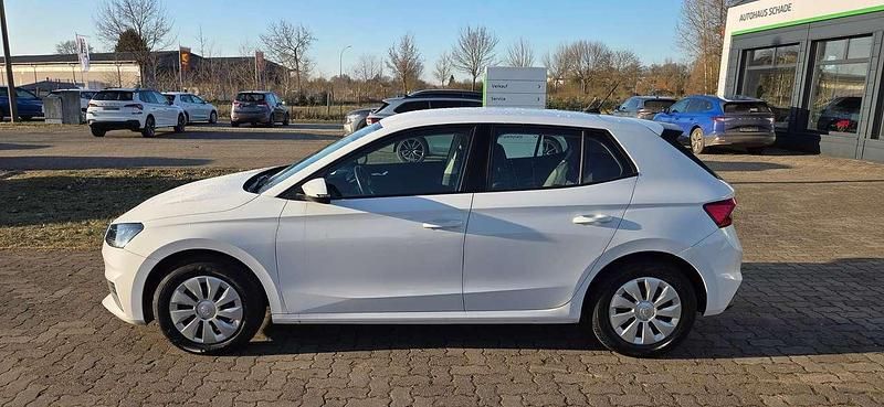 Gebraucht Skoda Fabia Ambition 80 PS (58 kW) 2022 Candy weiss Limousine