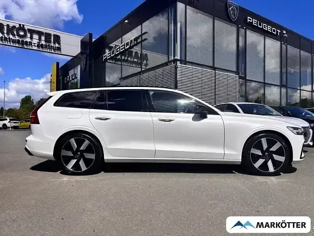 Gebraucht Volvo V60 Plus 398 PS (292 kW) 2023 Weiss Kombi