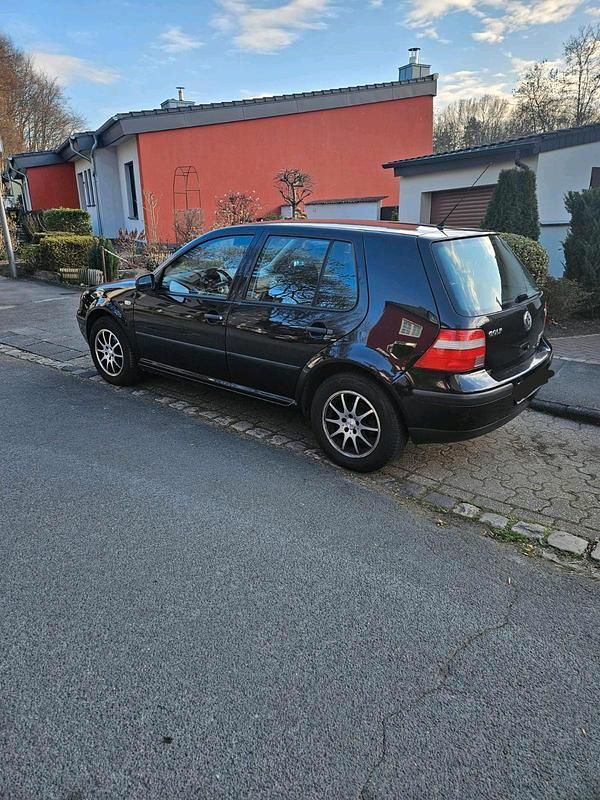 Gebraucht VW Golf IV 75 PS (55 kW) 2003 Schwarz Kleinwagen