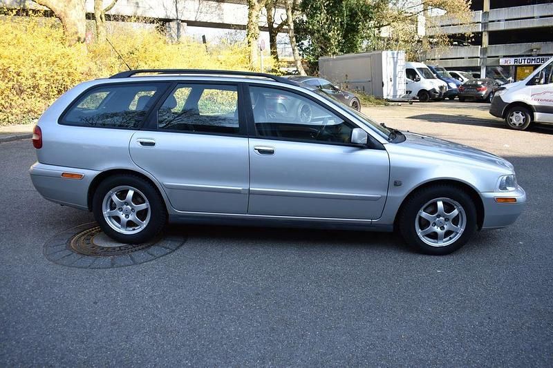 Gebraucht Volvo V40 122 PS (89 kW) 2004 Silber Kombi