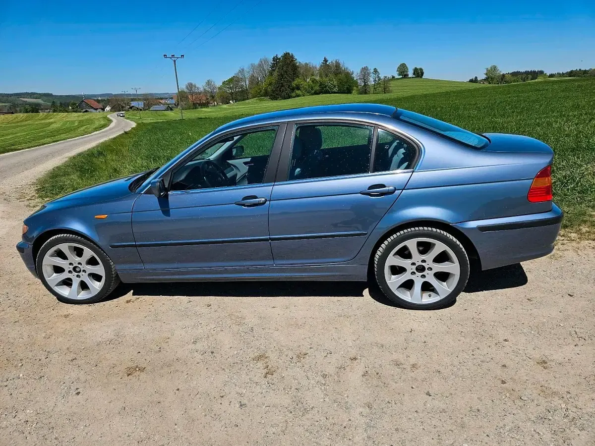 Usata BMW 320 170 CV (125 kW) 2003 Blu Berlina