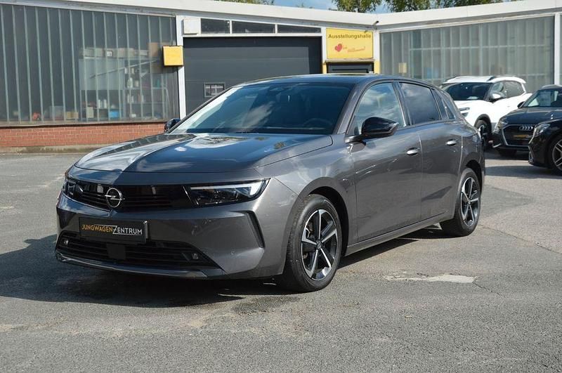 Grau Gebraucht 2024 Opel Astra Limousine | 18.790 € (Superpreis) - Bild 1/4