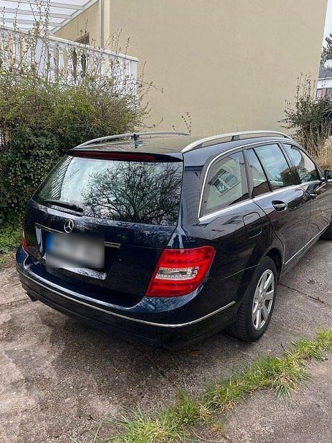 Gebraucht Mercedes C220 190 PS (139 kW) 2012 Blau Kombi