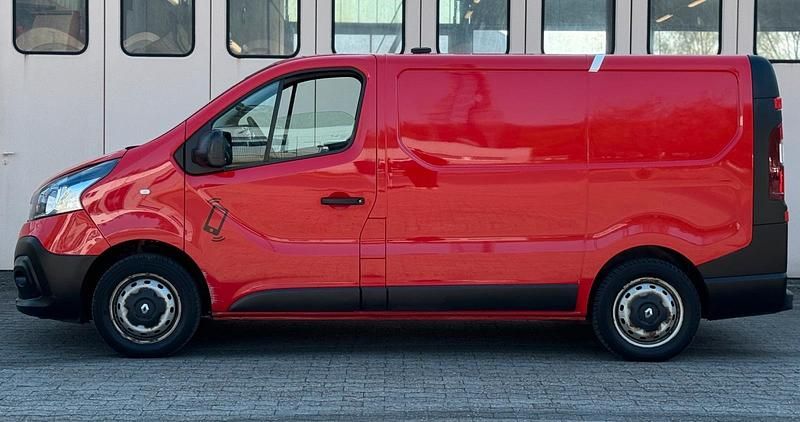 Gebraucht Renault Trafic 95 PS (69 kW) 2019 Rot Van / Kleinbus