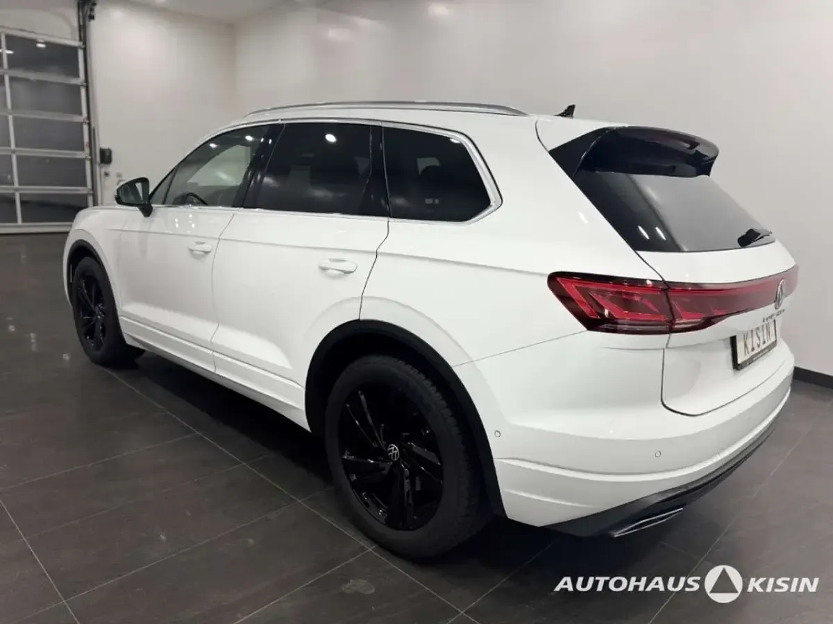 Gebraucht VW Touareg Elegance 231 PS (169 kW) 2024 Weiß SUV