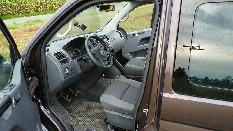 Second-hand VW T5 114 CP (83 kW) 2012 Maro Van