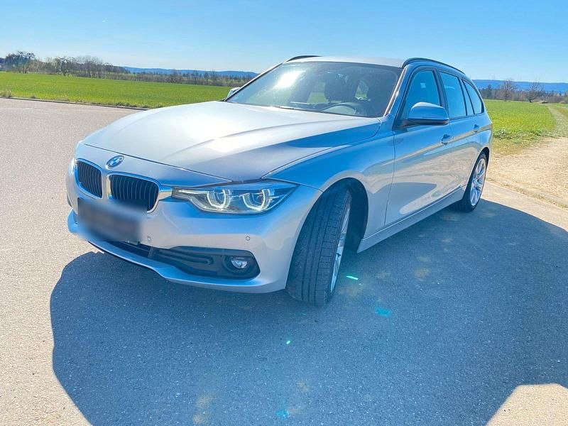 Silber Gebraucht 2018 BMW 320 Kombi | 13.600 € (Superpreis) - Bild 1/4