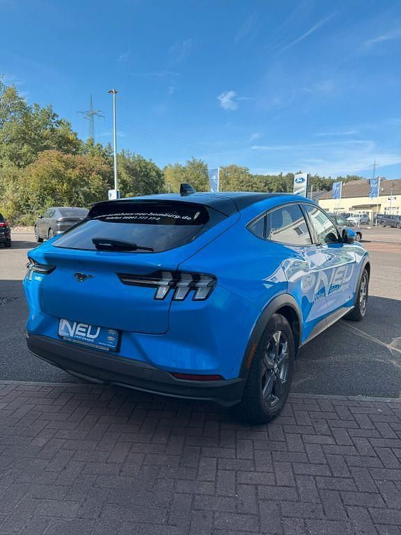 Gebraucht Ford Mustang Basis 294 PS (216 kW) 2023 Blau Limousine