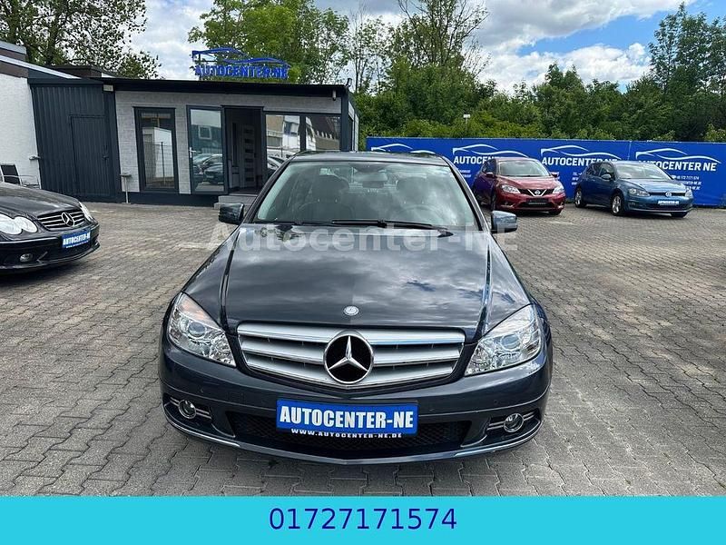 Grau Gebraucht 2010 Mercedes C180 Avantgarde Limousine | 8.900 € (Fairer Preis) - Bild 1/4