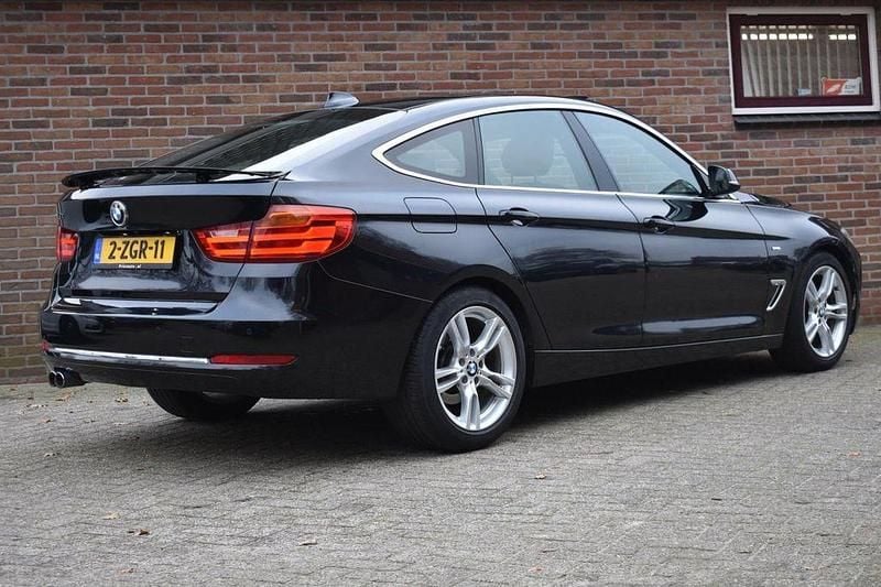 Gebraucht BMW 325 Gran Turismo Executive 218 PS (160 kW) 2015 Schwarz Coupé