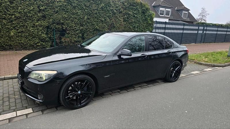 Gebraucht BMW 730 245 PS (180 kW) 2012 Schwarz Limousine