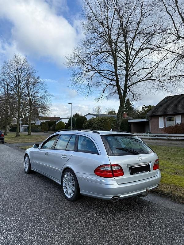 Gebraucht Mercedes E320 224 PS (164 kW) 2007 Silber Kombi