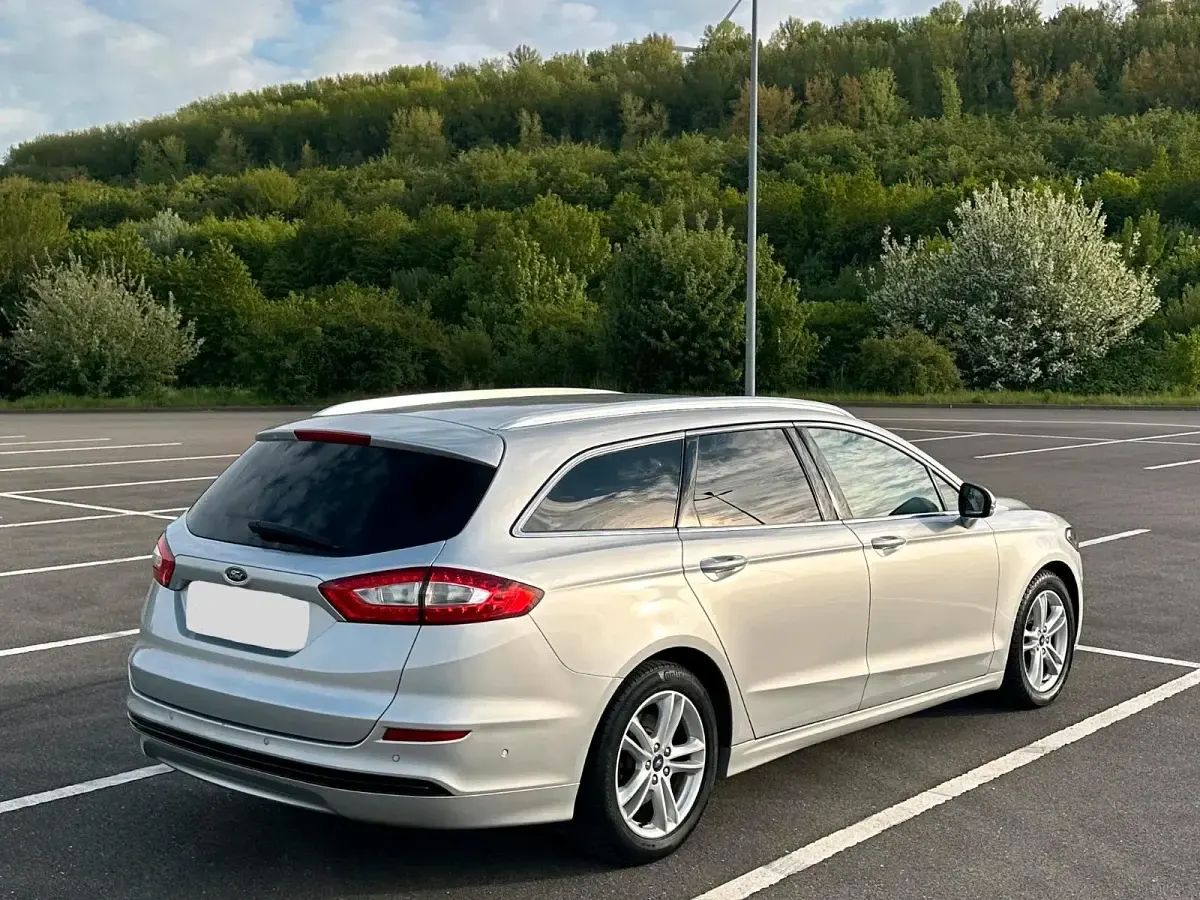 Gebraucht Ford Mondeo Titanium 150 PS (110 kW) 2016 Silber Kombi